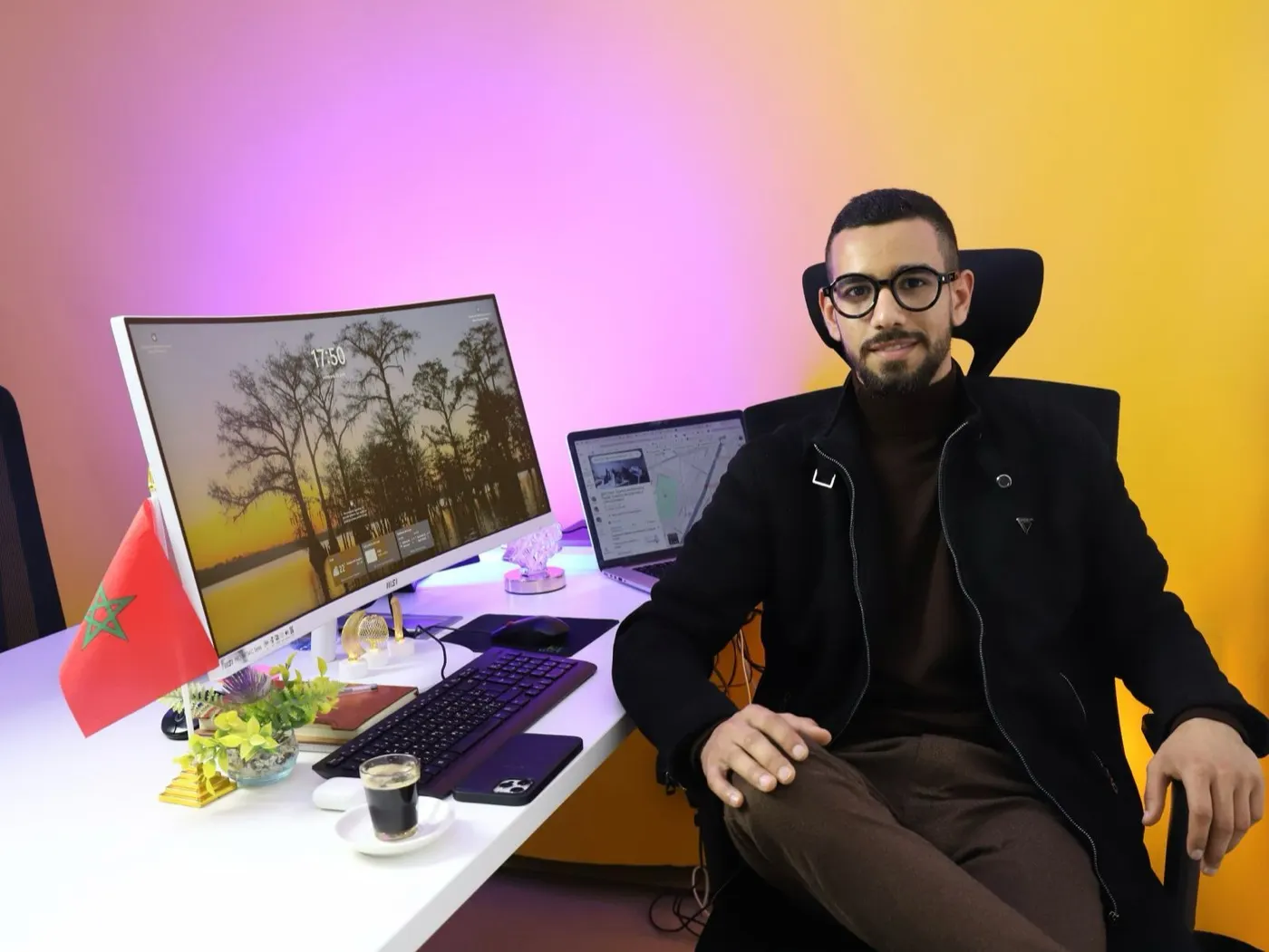 Le fondateur de NextGital à son bureau